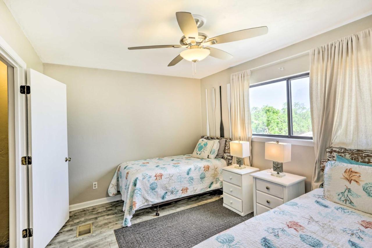 Waterfront Escape With Balcony On Shell Point Beach! Panacea Esterno foto