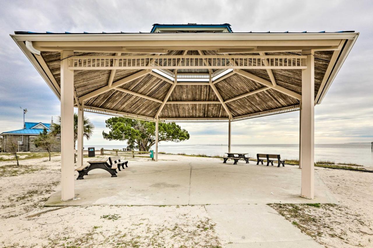 Waterfront Escape With Balcony On Shell Point Beach! Panacea Esterno foto